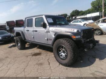  Salvage Jeep Gladiator