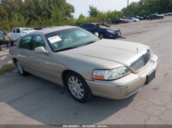  Salvage Lincoln Towncar