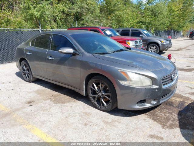  Salvage Nissan Maxima