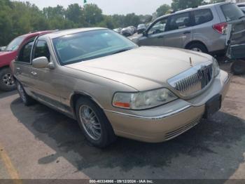  Salvage Lincoln Towncar