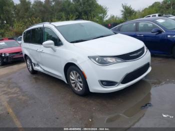  Salvage Chrysler Pacifica