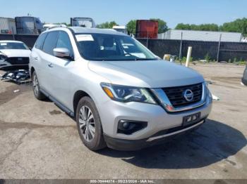  Salvage Nissan Pathfinder