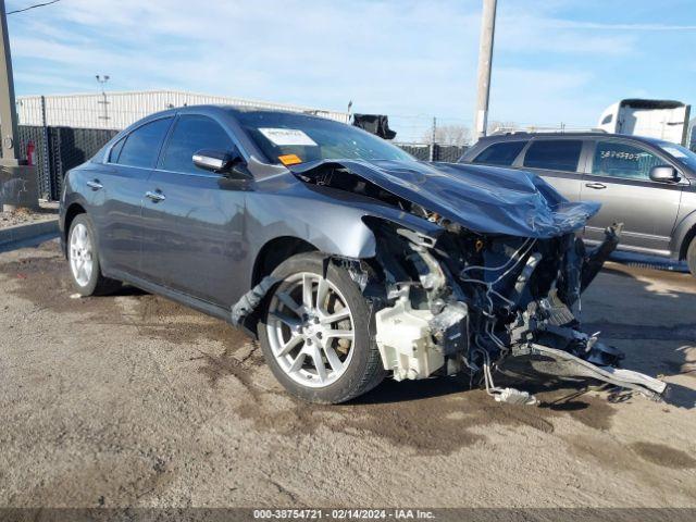  Salvage Nissan Maxima