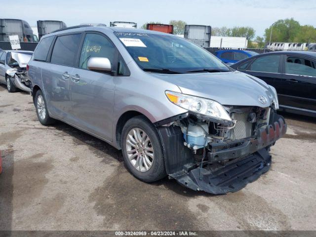  Salvage Toyota Sienna