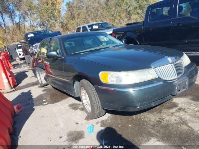  Salvage Lincoln Towncar