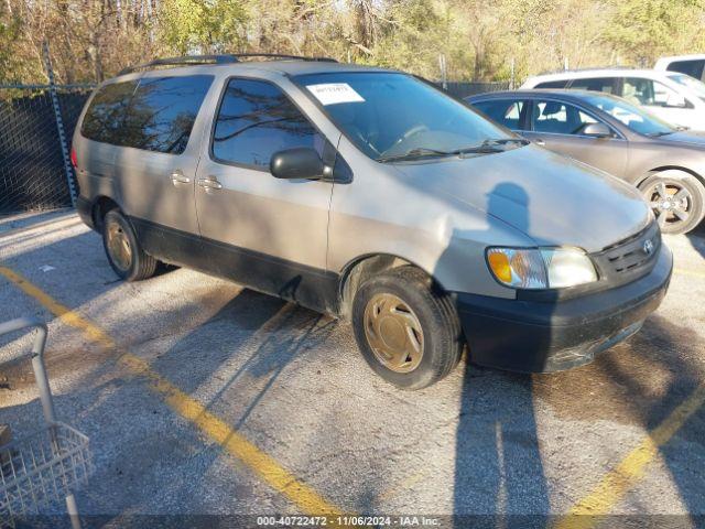  Salvage Toyota Sienna