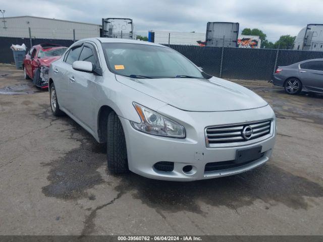  Salvage Nissan Maxima