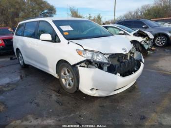  Salvage Toyota Sienna