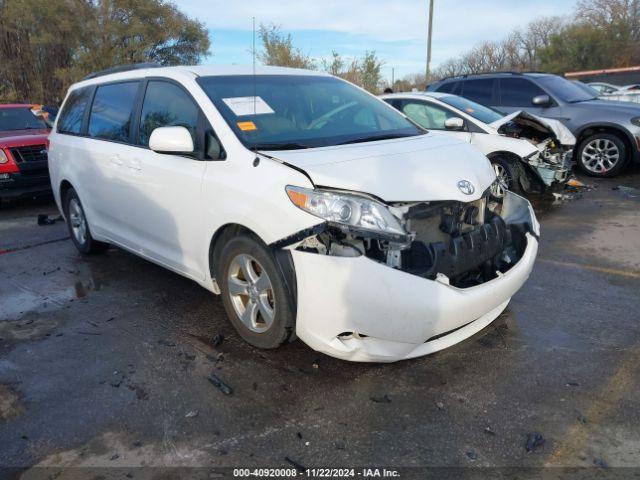  Salvage Toyota Sienna