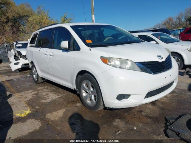  Salvage Toyota Sienna