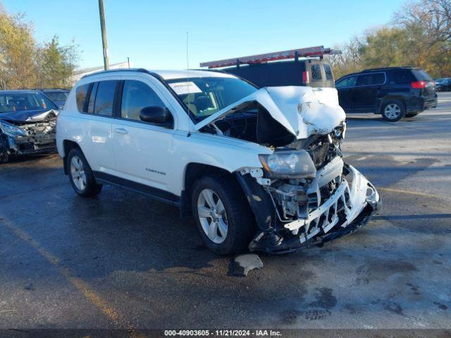  Salvage Jeep Compass