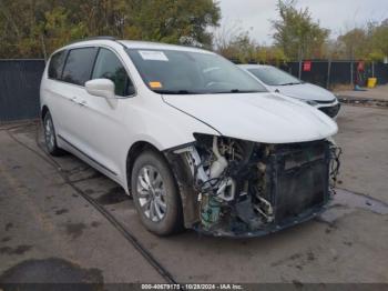  Salvage Chrysler Pacifica