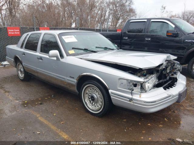  Salvage Lincoln Towncar