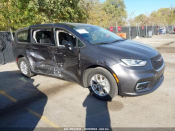  Salvage Chrysler Pacifica