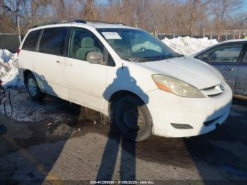  Salvage Toyota Sienna