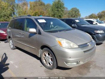  Salvage Toyota Sienna