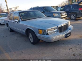  Salvage Lincoln Towncar