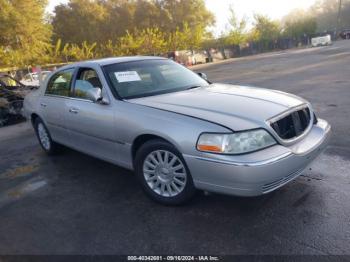  Salvage Lincoln Towncar