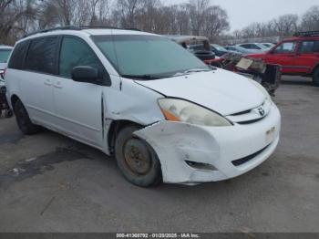  Salvage Toyota Sienna