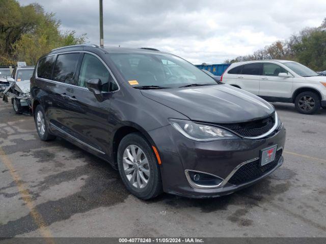  Salvage Chrysler Pacifica