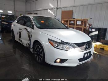  Salvage Nissan Altima