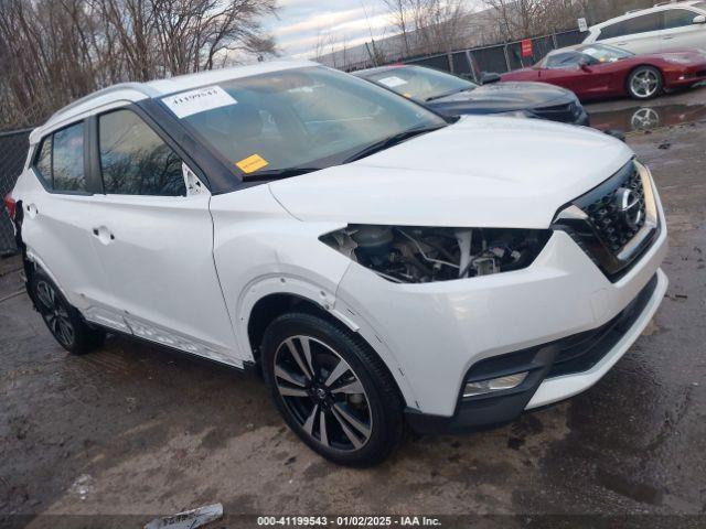  Salvage Nissan Kicks