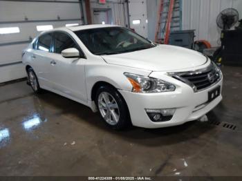  Salvage Nissan Altima