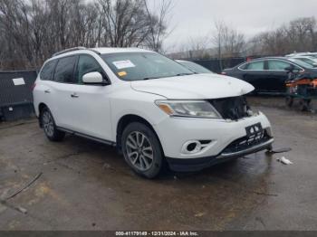  Salvage Nissan Pathfinder