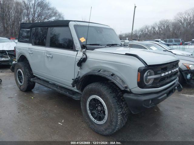  Salvage Ford Bronco