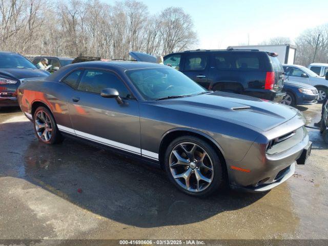  Salvage Dodge Challenger