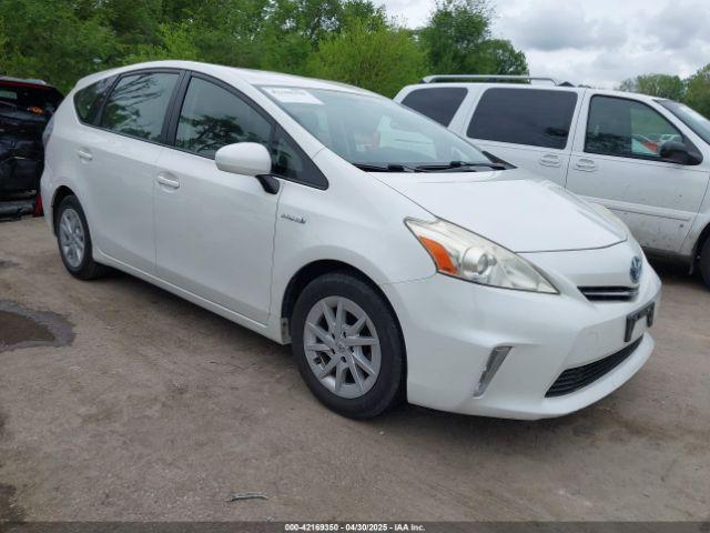  Salvage Toyota Prius v