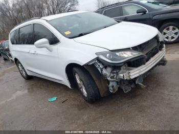  Salvage Chrysler Pacifica