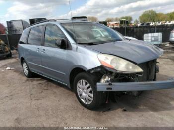  Salvage Toyota Sienna