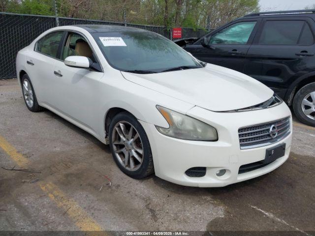  Salvage Nissan Maxima