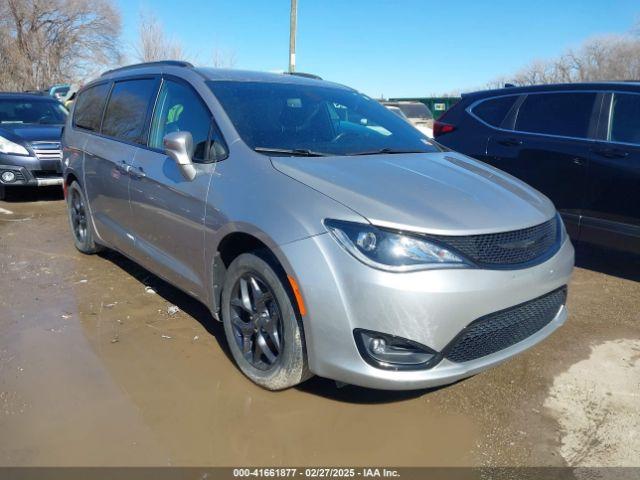  Salvage Chrysler Pacifica