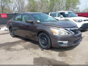  Salvage Nissan Altima