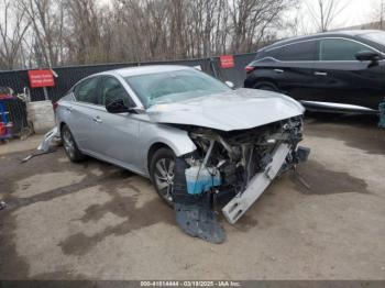  Salvage Nissan Altima