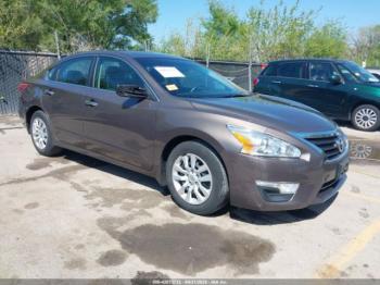  Salvage Nissan Altima
