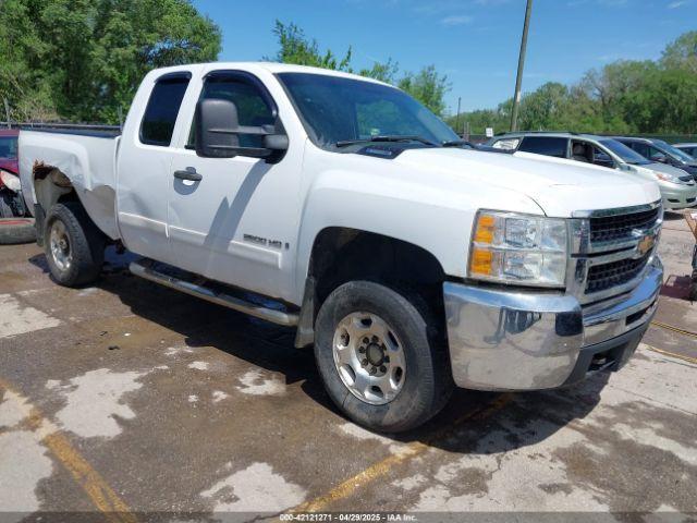  Salvage Chevrolet Silverado 2500