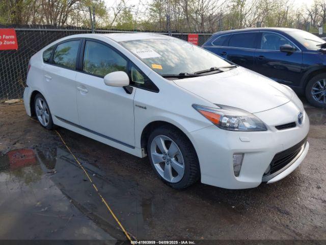  Salvage Toyota Prius