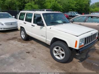  Salvage Jeep Cherokee