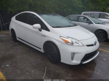  Salvage Toyota Prius
