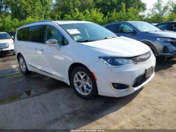  Salvage Chrysler Pacifica