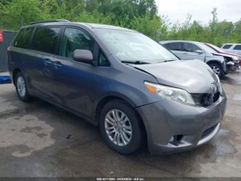  Salvage Toyota Sienna