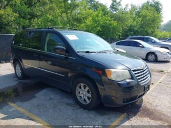  Salvage Chrysler Town & Country