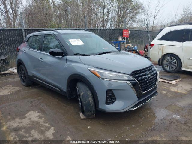  Salvage Nissan Kicks