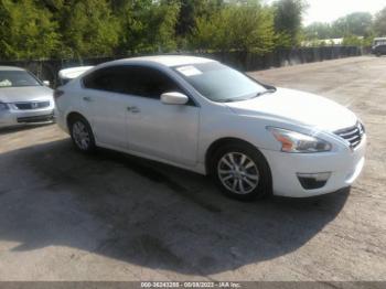  Salvage Nissan Altima