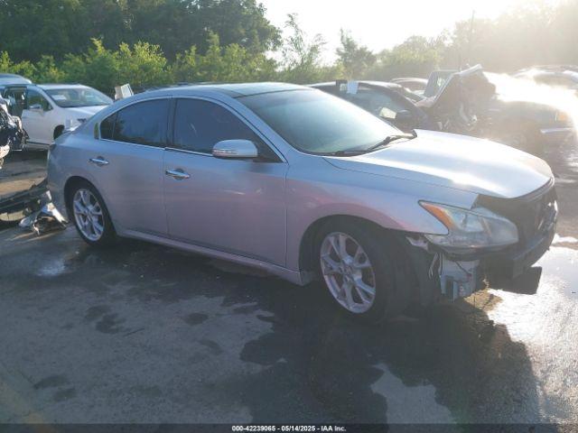  Salvage Nissan Maxima