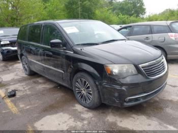  Salvage Chrysler Town & Country