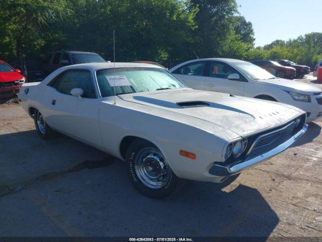  Salvage Dodge Challenger
